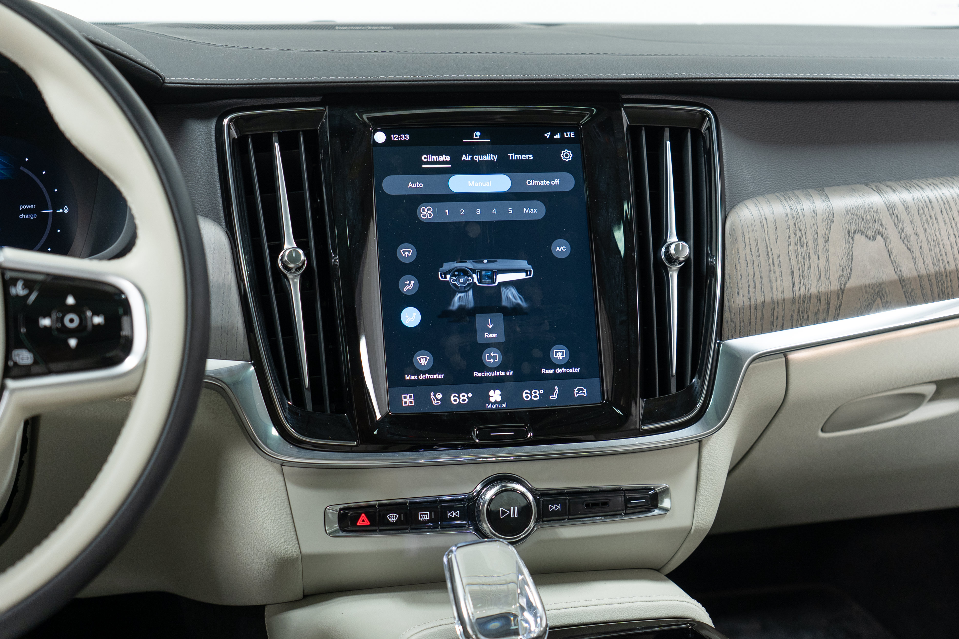 Certified 2025 Volvo S90 T8 Ultra AWD/4WD image 19
