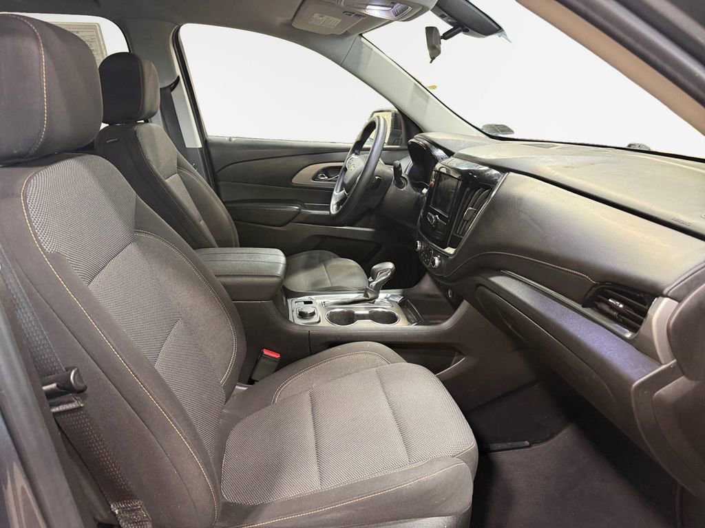 Used 2021 Chevrolet Traverse LS AWD/4WD image 24