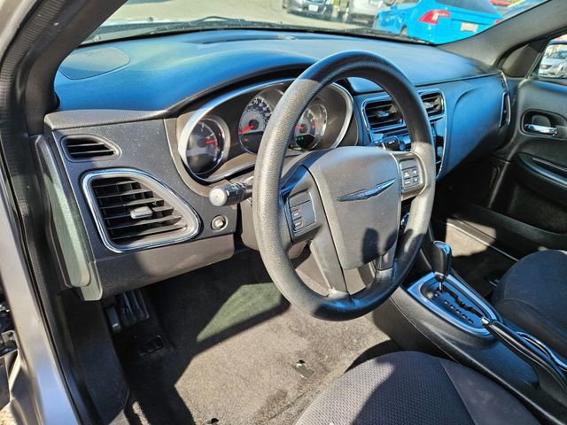 Used 2014 Chrysler 200 LX image 16