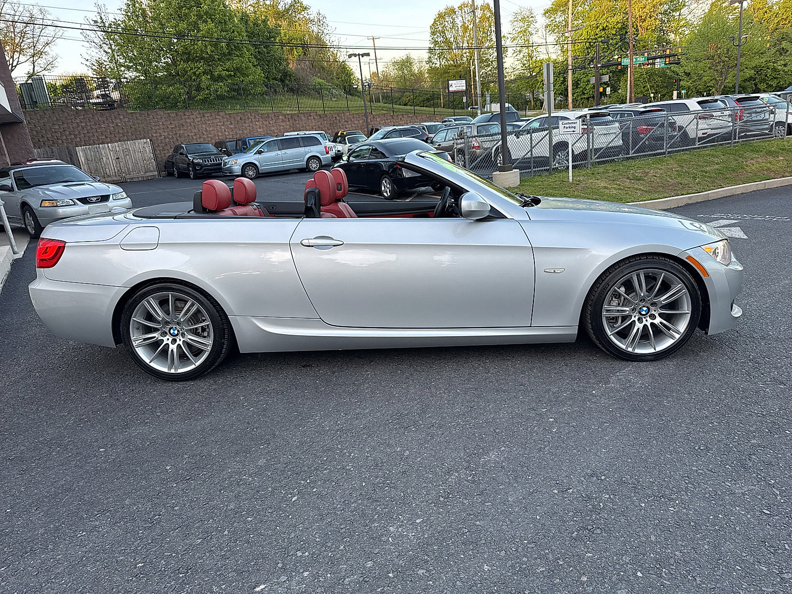 Used 2013 BMW 335i Convertible RWD image 3