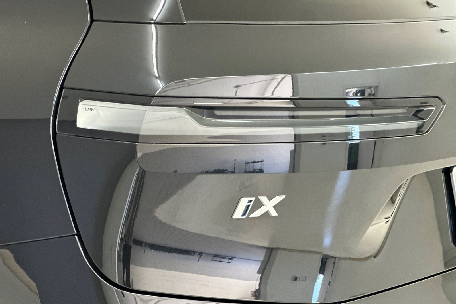 Certified 2024 BMW iX xDrive50 w/ Premium Package AWD/4WD image 21