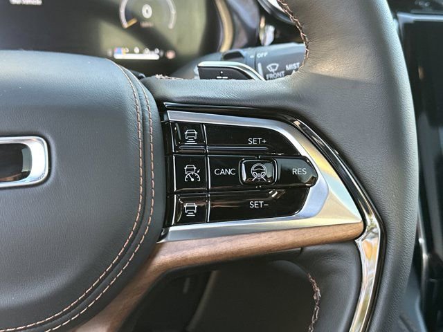New 2025 Jeep Grand Cherokee Summit image 23