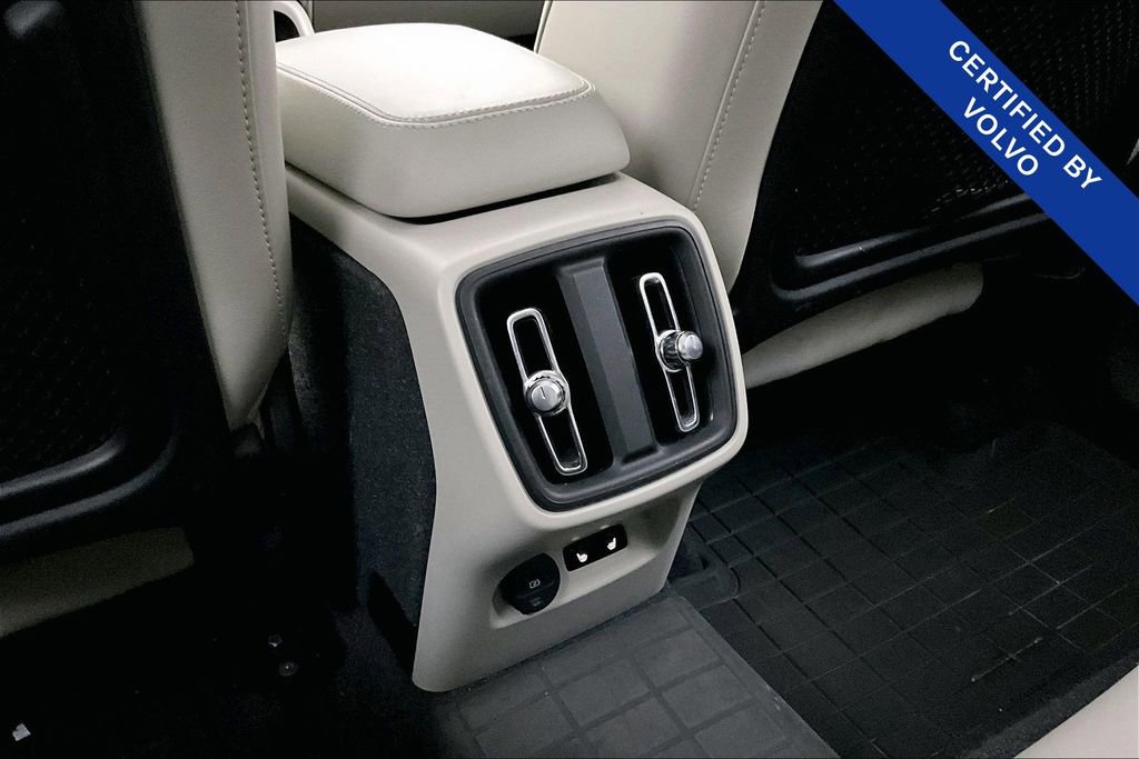 Used 2023 Volvo XC40 B5 Plus w/ Protection Package Premier image 32