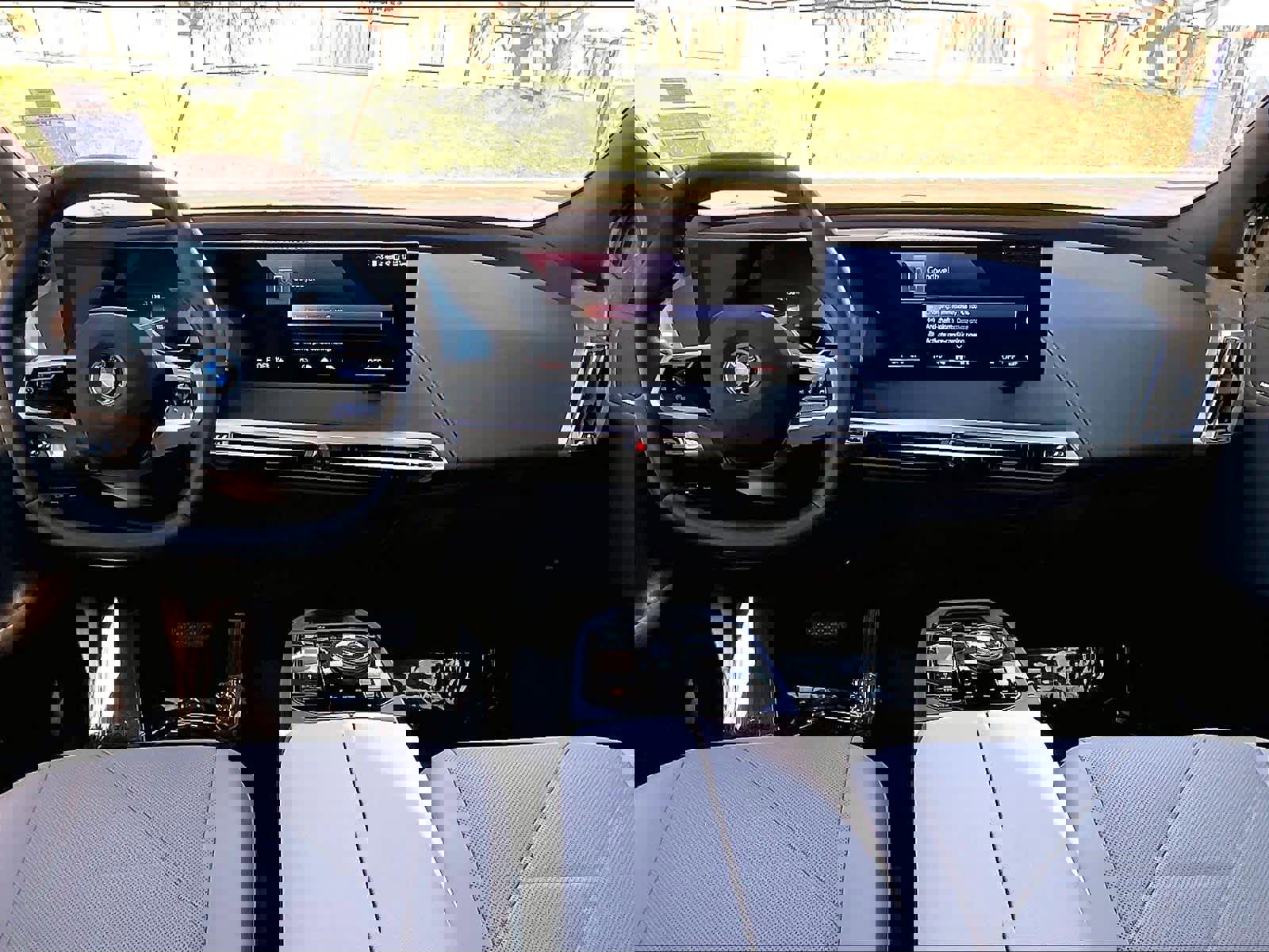 Used 2025 BMW iX xDrive50 w/ Convenience Package image 17