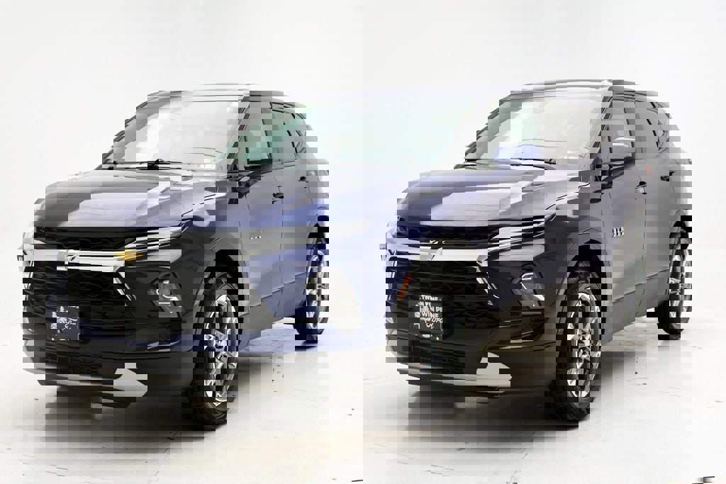 Used 2023 Chevrolet Blazer LT w/ Driver Confidence Package image 2