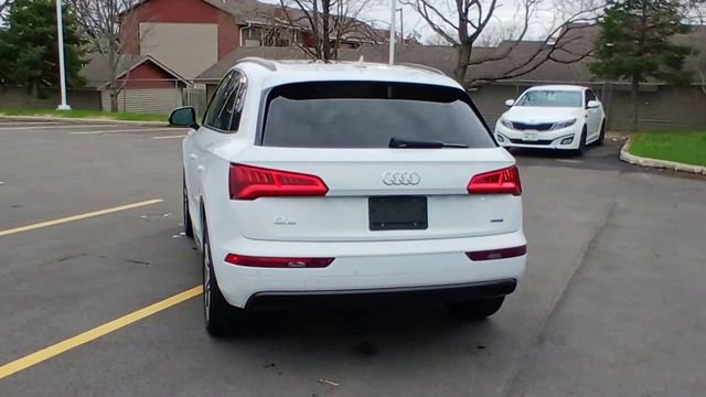 Used 2020 Audi Q5 2.0T Premium Plus w/ Premium Plus Package image 9
