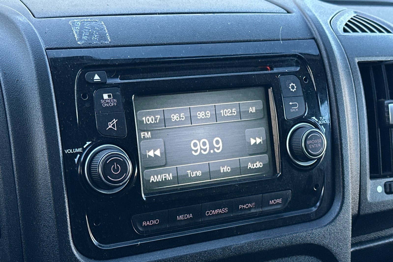 Used 2015 RAM ProMaster 2500 w/ Interior Convenience Group image 17