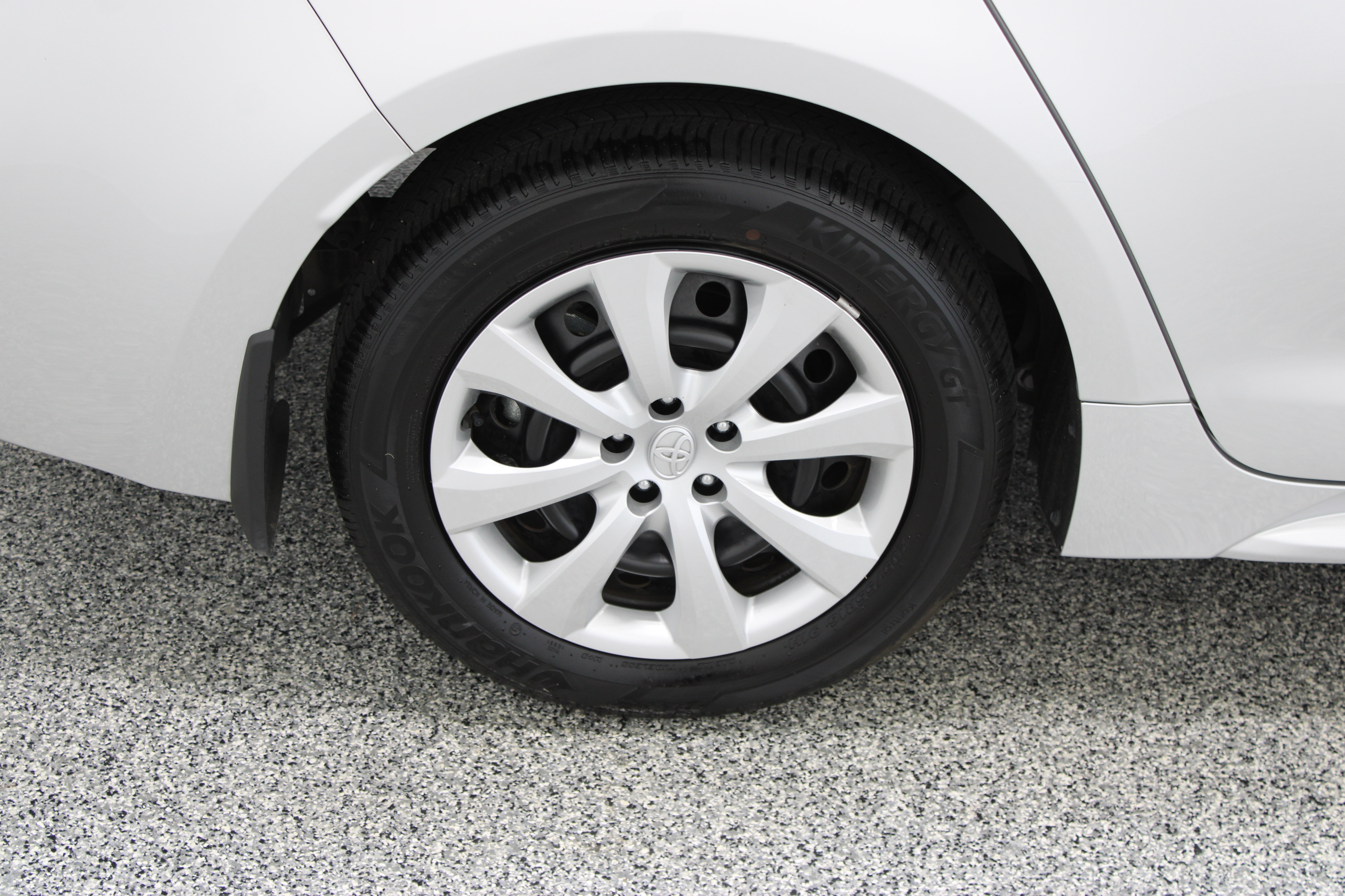 Used 2026 Toyota Corolla LE FWD image 6
