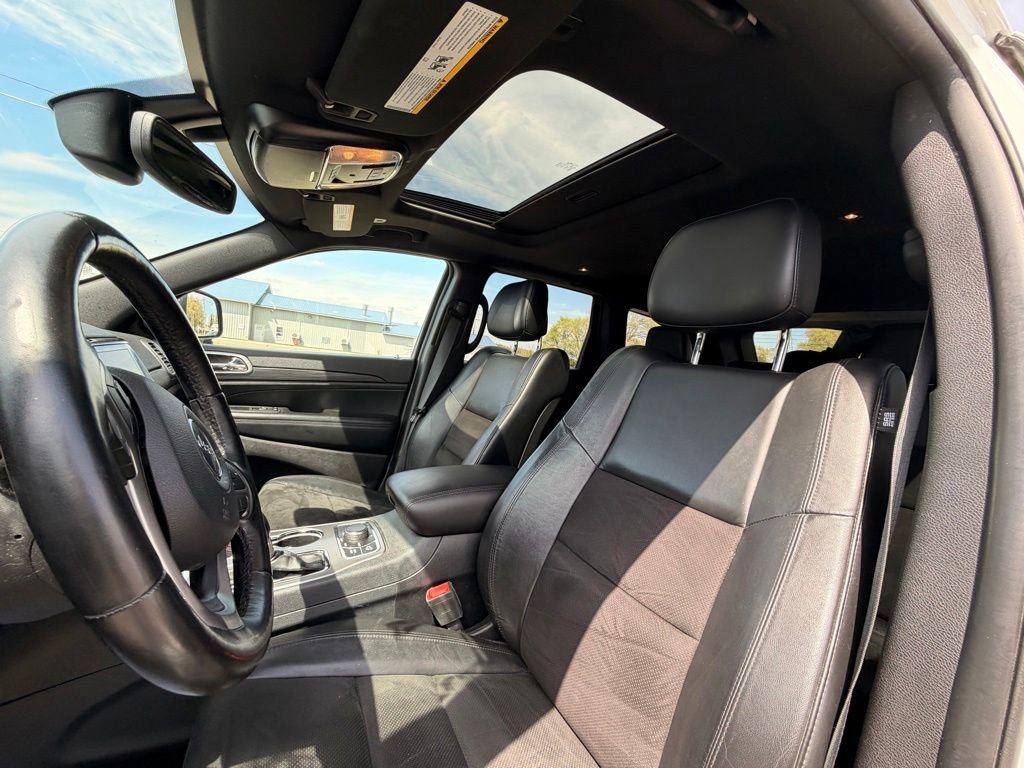 Used 2020 Jeep Grand Cherokee Altitude AWD/4WD image 9