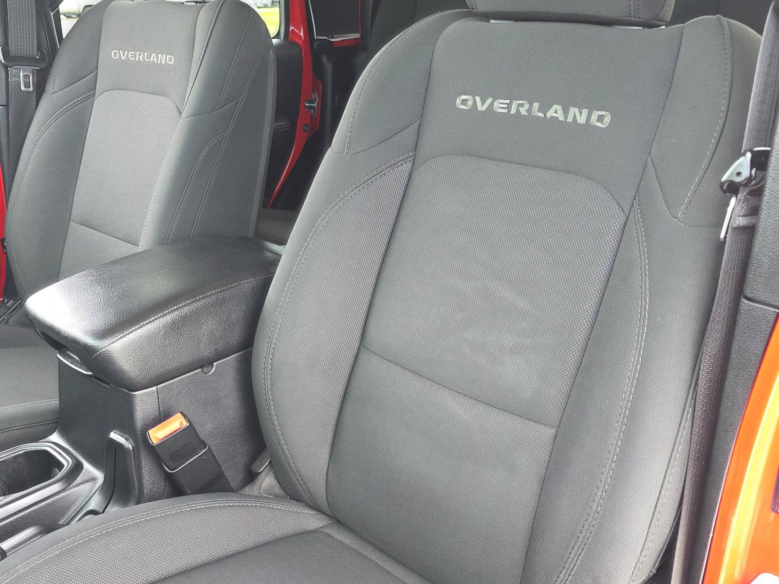 Used 2020 Jeep Gladiator Overland AWD/4WD image 13