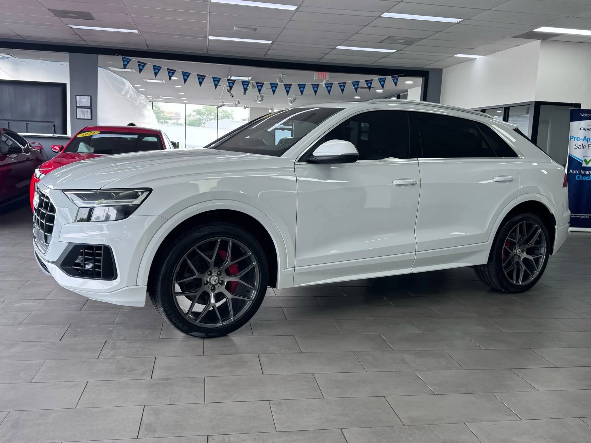 Used 2019 Audi Q8 Premium w/ Convenience Package image 2