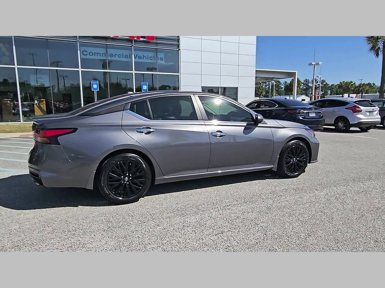 Used 2025 Nissan Altima 2.5 SV w/ SV Special Edition Package FWD image 34