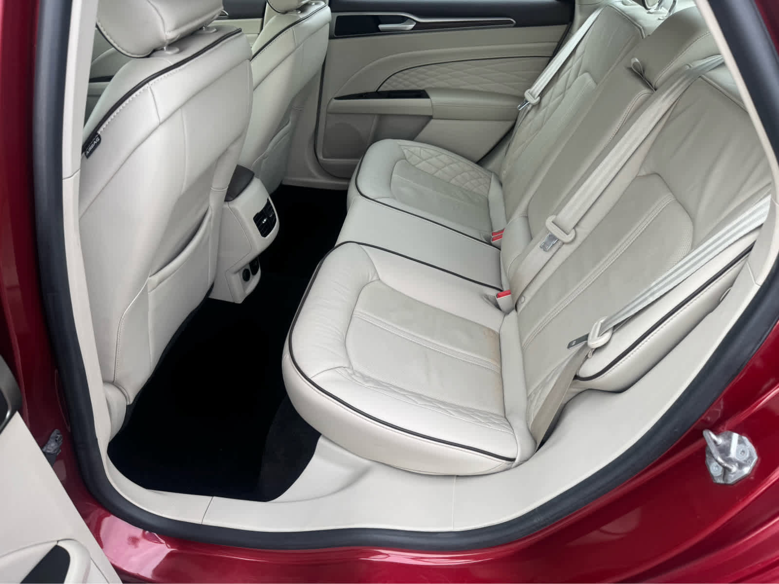 Used 2018 Ford Fusion Platinum FWD image 14