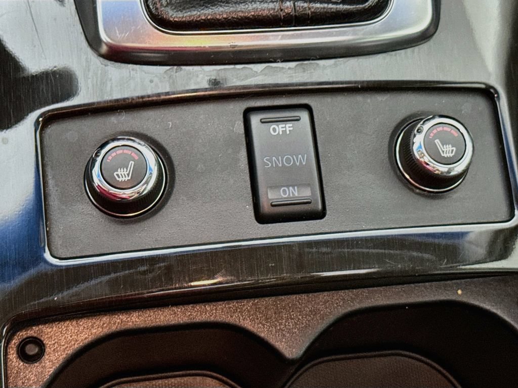 Used 2016 INFINITI QX70 2WD image 24