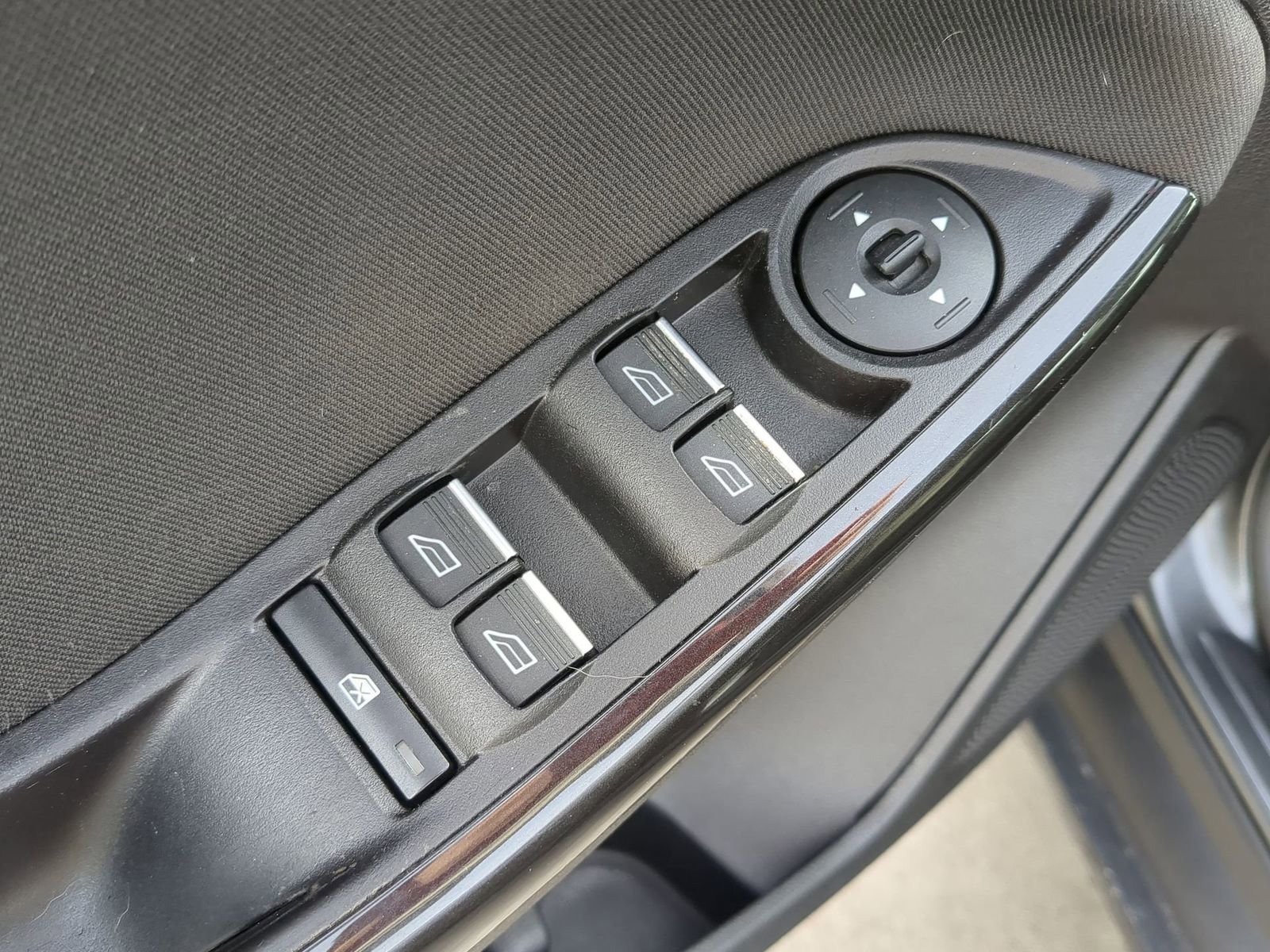 Used 2017 Ford Focus Titanium image 20