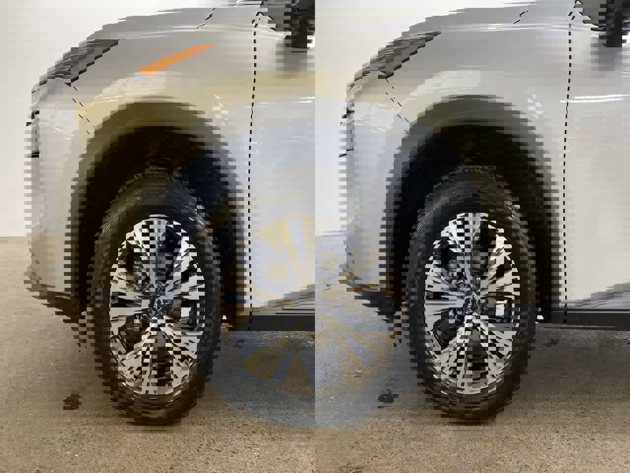 Used 2023 Nissan Rogue SV image 11