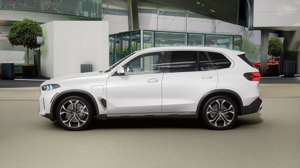 Used 2026 BMW X5 xDrive50e w/ Executive Package image 18