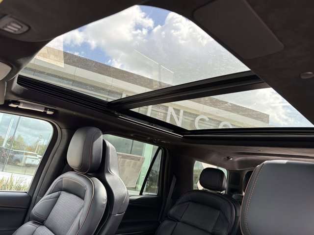 New 2026 Lincoln Navigator Black Label image 31