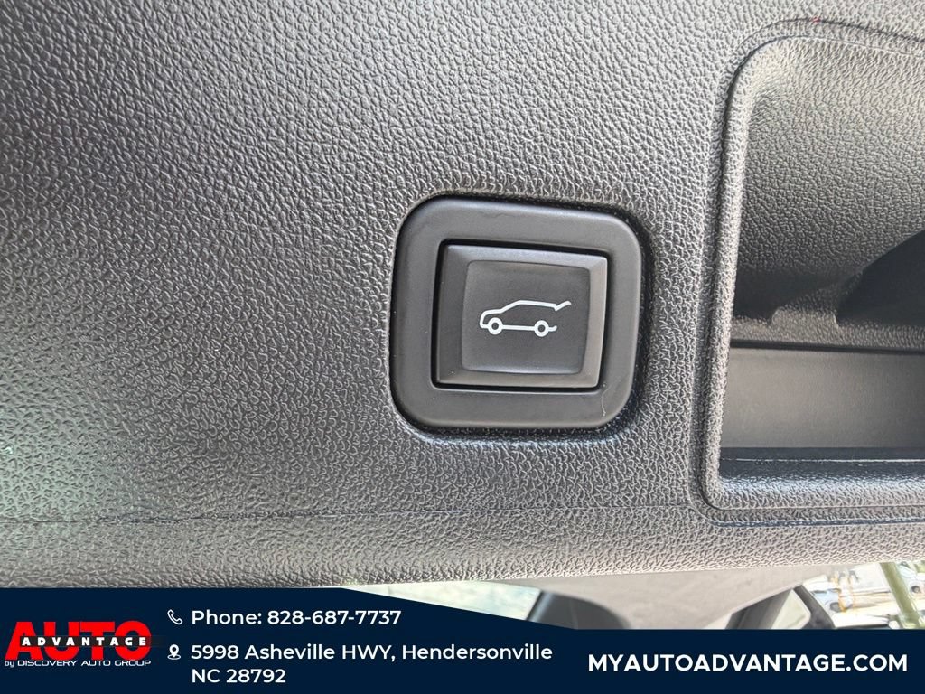 Used 2024 GMC Terrain SLT AWD/4WD image 29