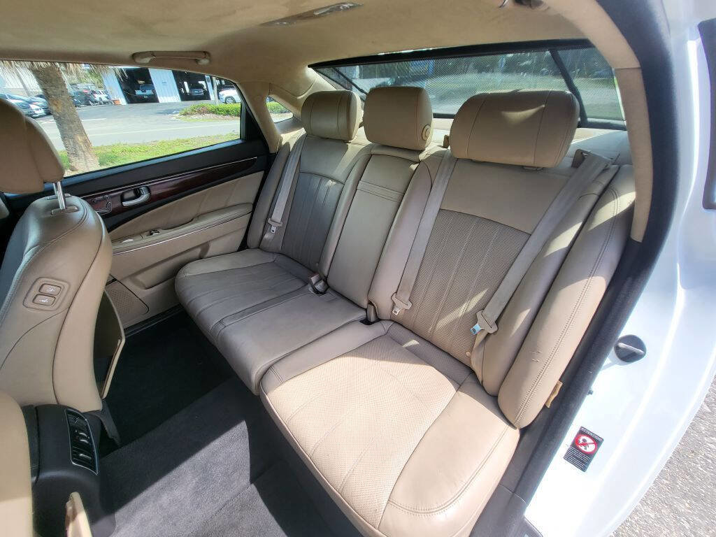 Used 2013 Hyundai Equus Signature image 16