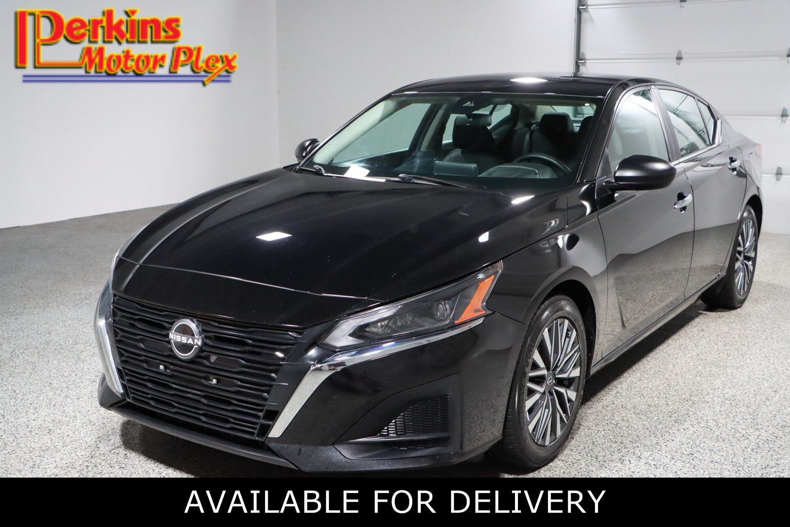 Used 2024 Nissan Altima 2.5 SV FWD image 1