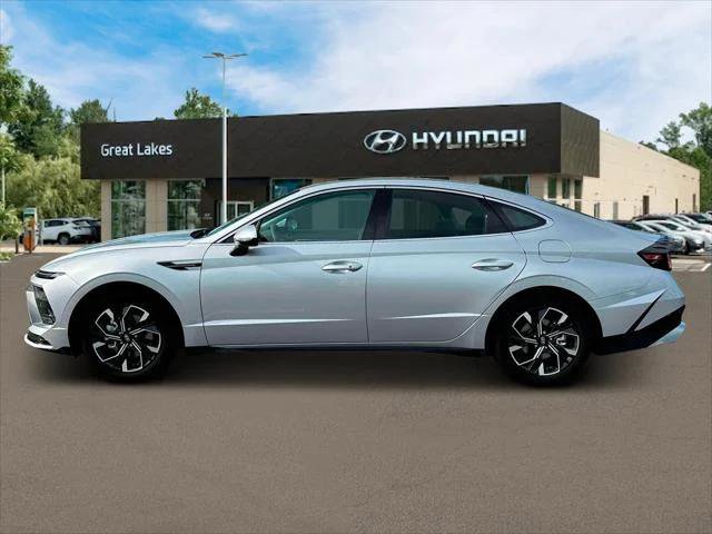 New 2025 Hyundai Sonata SEL FWD image 3