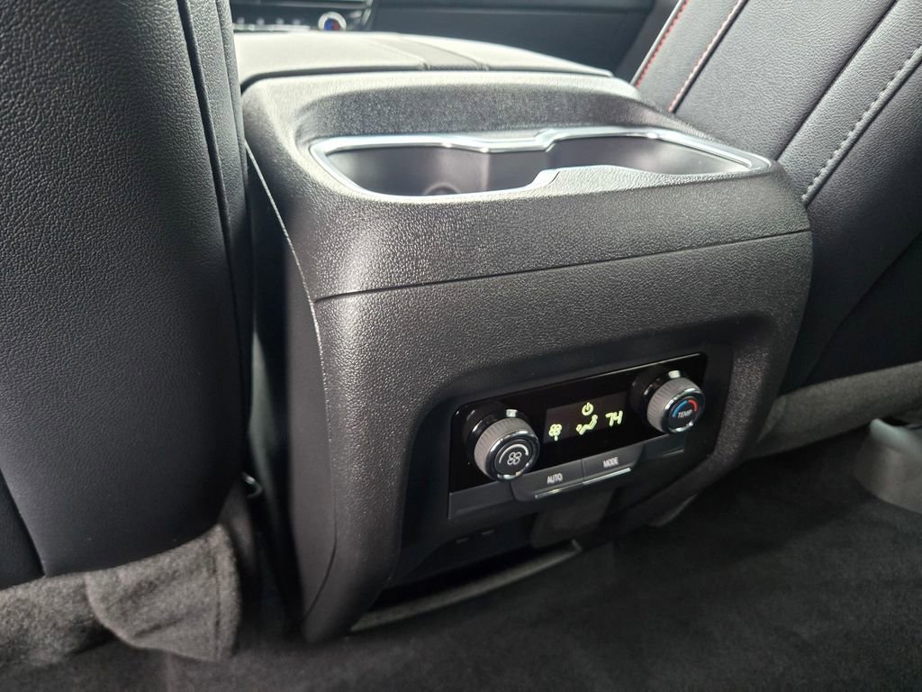 Used 2025 Chevrolet Traverse Z71 image 30