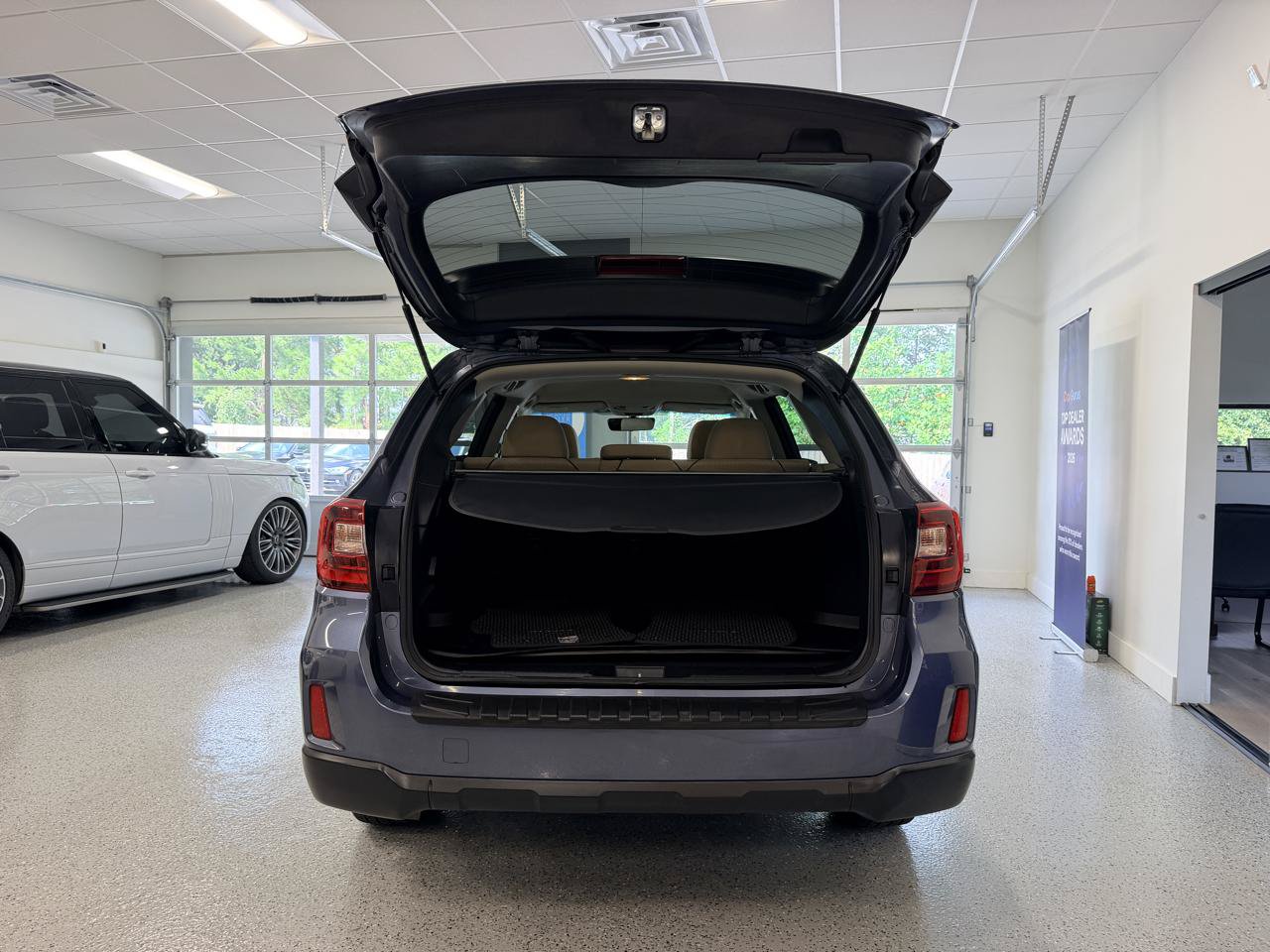 Used 2017 Subaru Outback 2.5i Premium AWD/4WD image 21