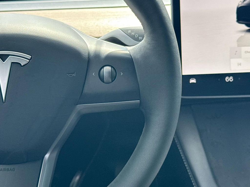Used 2024 Tesla Model Y Long Range AWD/4WD image 19
