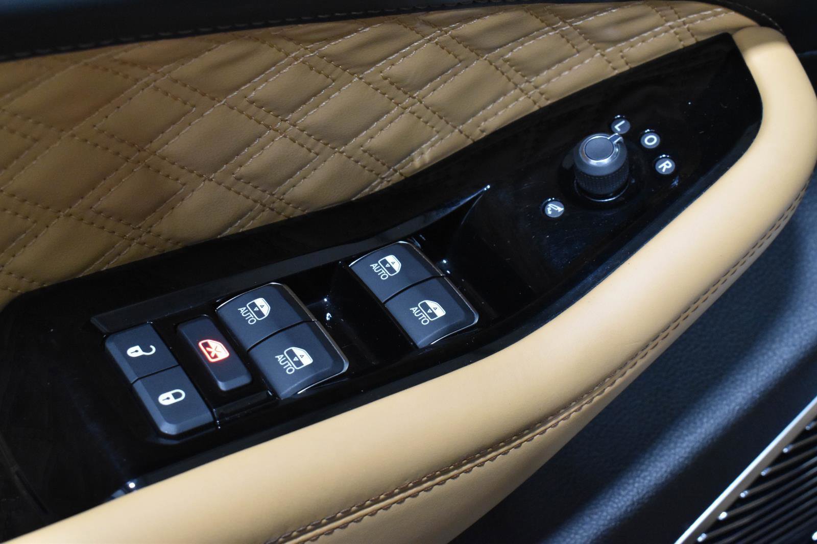 Used 2023 Jeep Grand Cherokee L Summit w/ Advanced Protech Group IV image 13