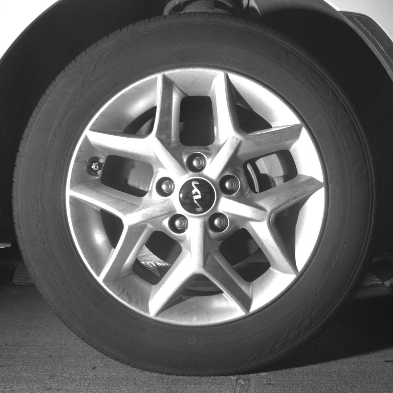Used 2025 Kia Soul LX w/ LX Technology Package FWD image 18