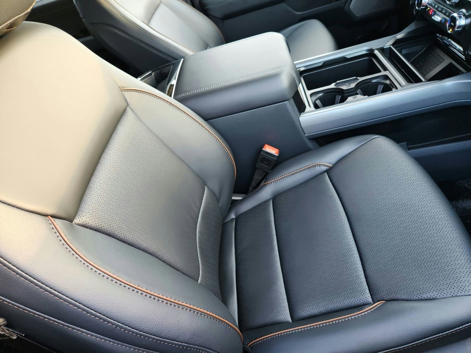 New 2026 Ford F350 Lariat w/ Lariat Premium Package image 26