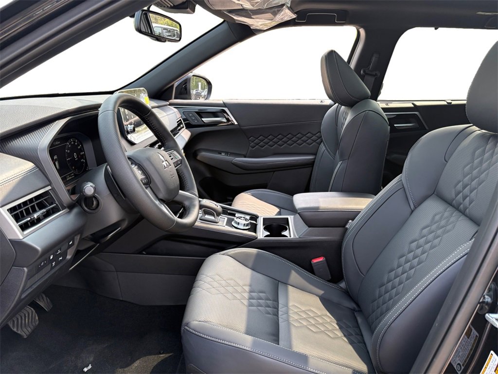 New 2025 Mitsubishi Outlander SEL Black Edition image 3