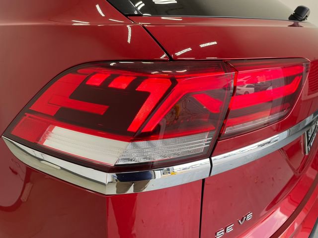 Used 2021 Volkswagen Atlas Cross Sport SE image 32
