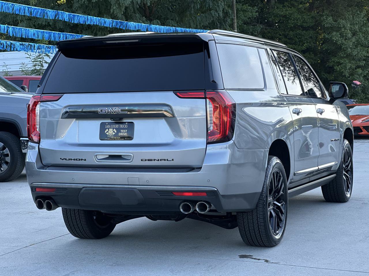 Used 2024 GMC Yukon XL Denali Ultimate AWD/4WD image 7