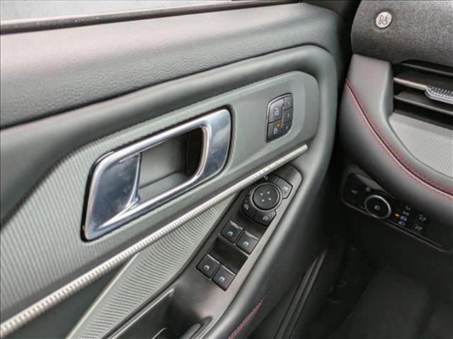 Used 2025 Ford Explorer ST image 15