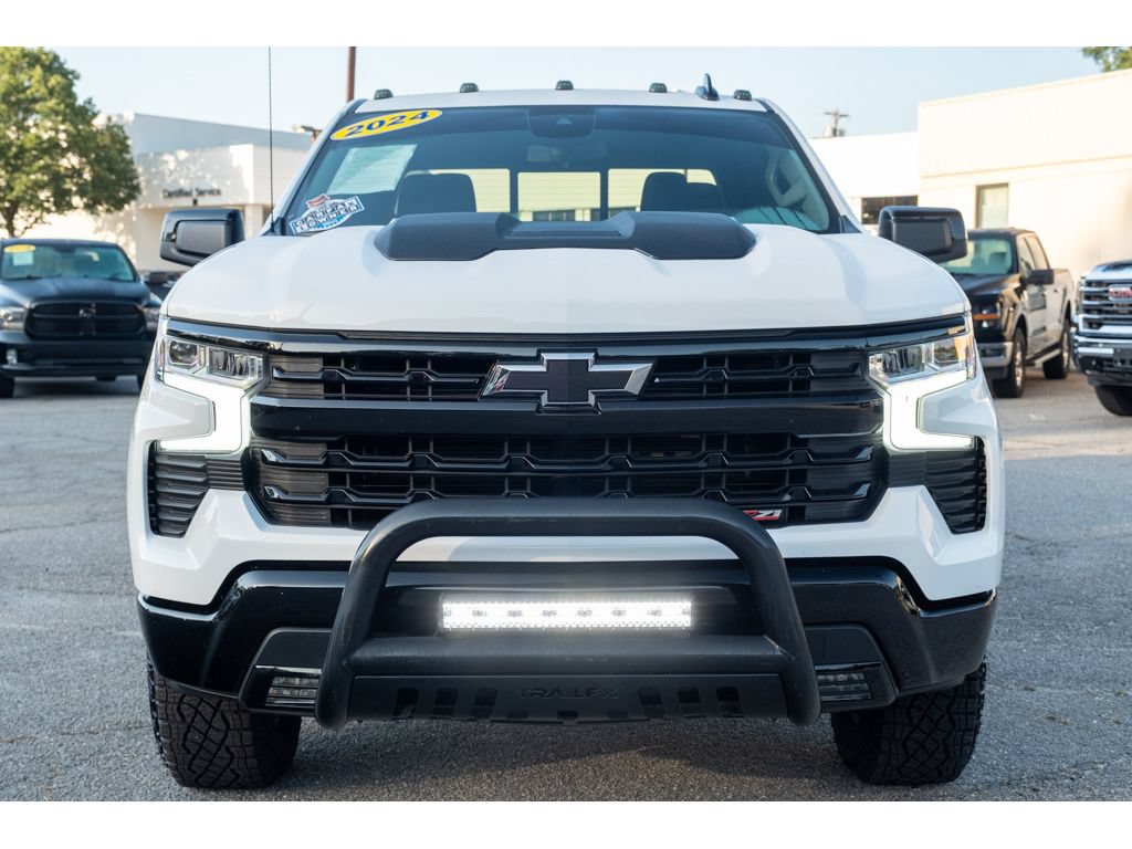 Used 2024 Chevrolet Silverado 1500 LT Trail Boss w/ Convenience Package II AWD/4WD image 3