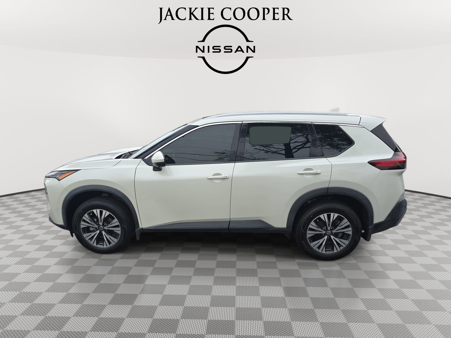 Used 2021 Nissan Rogue SV w/ Premium Package FWD image 8