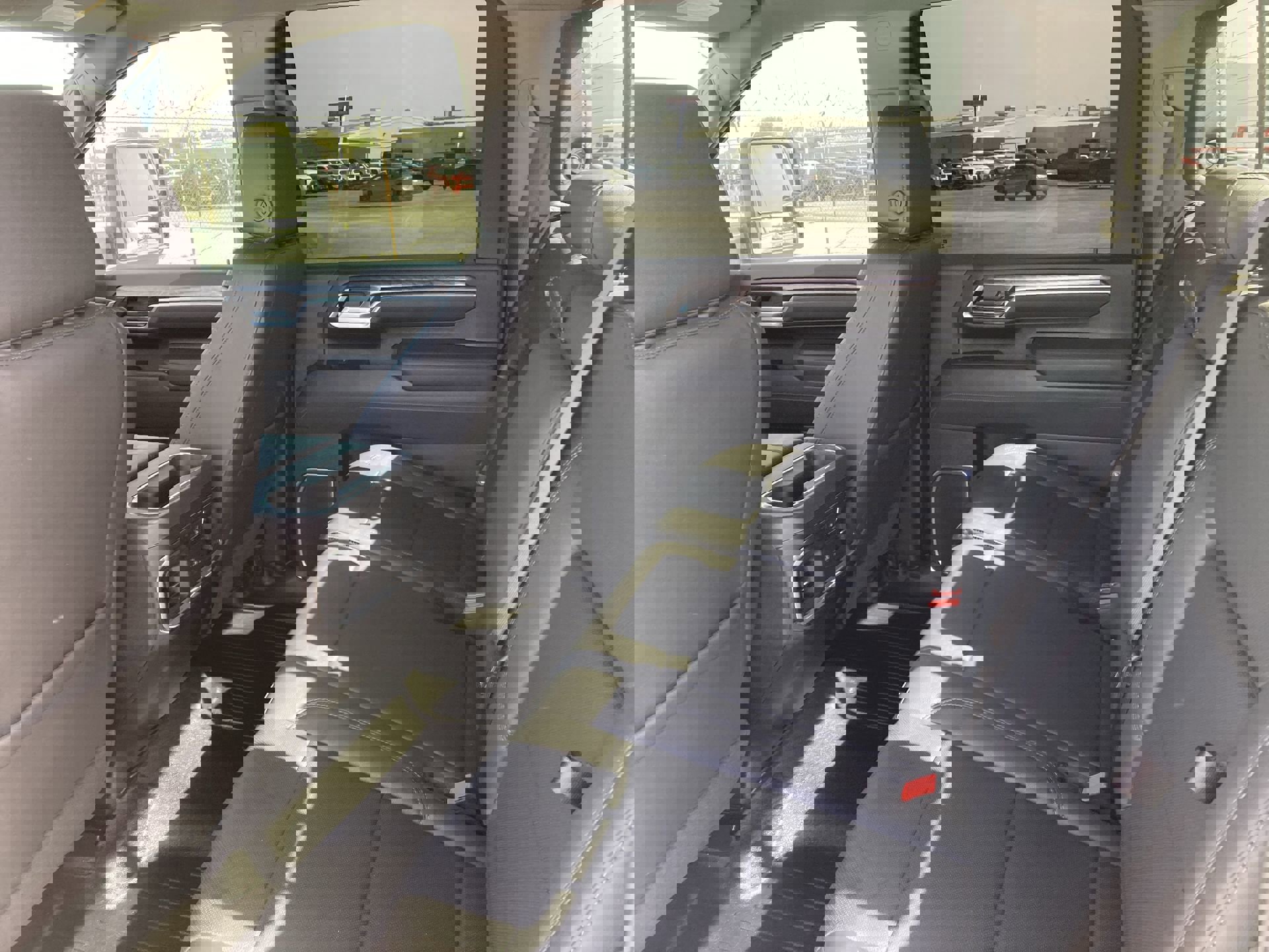 Used 2025 Chevrolet Silverado 2500 LTZ w/ LTZ Convenience Package image 26