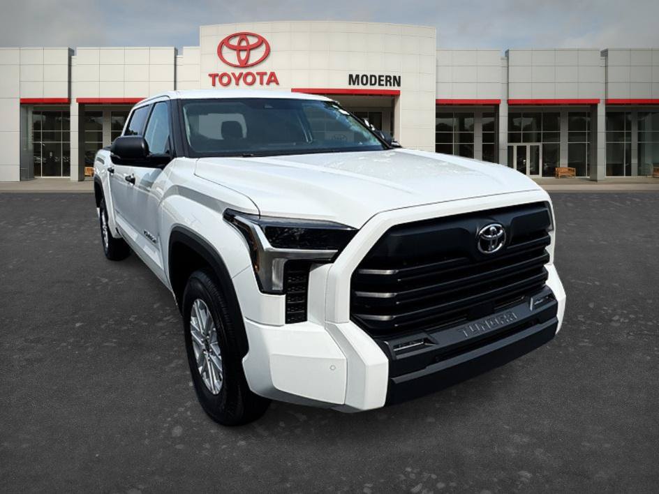 Used 2024 Toyota Tundra SR5 w/ SR5 Convenience Package RWD image 3