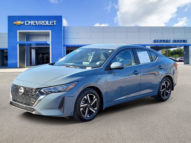 Used 2025 Nissan Sentra SV image 2