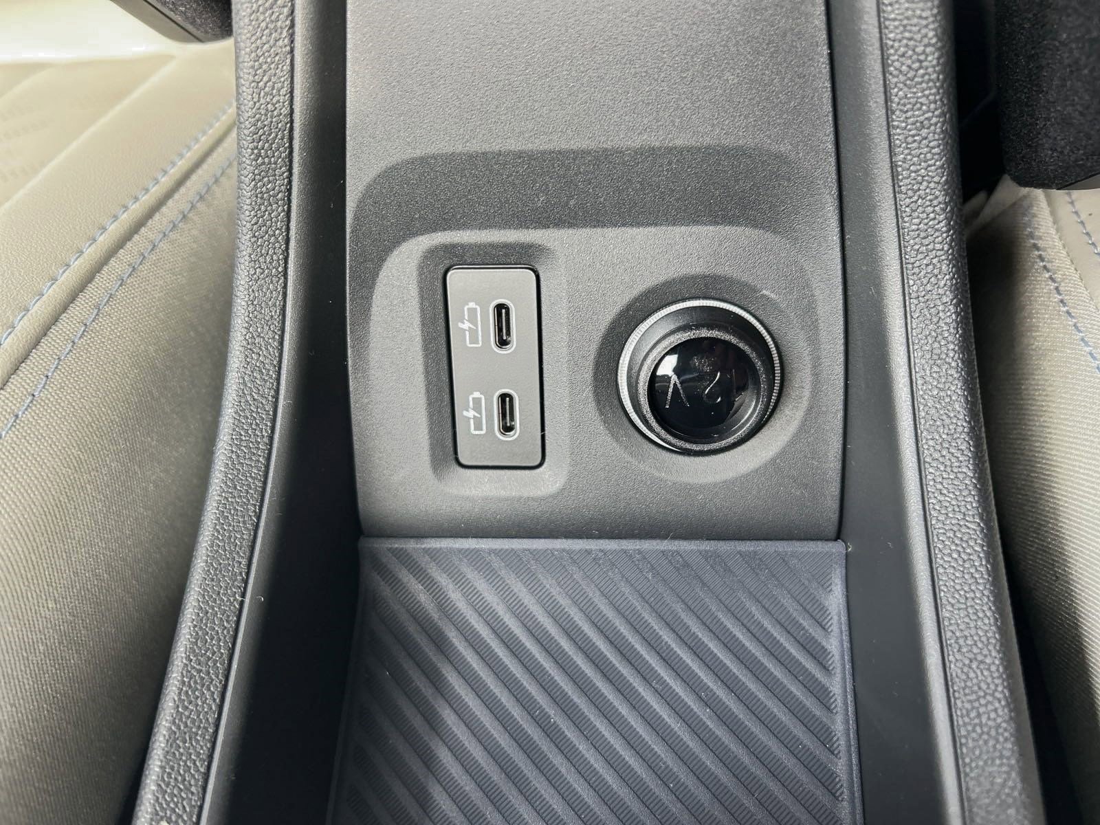 Certified 2025 MINI Cooper 2-Door Hardtop image 40