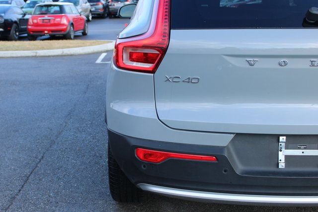 Used 2025 Volvo XC40 B5 Plus image 42
