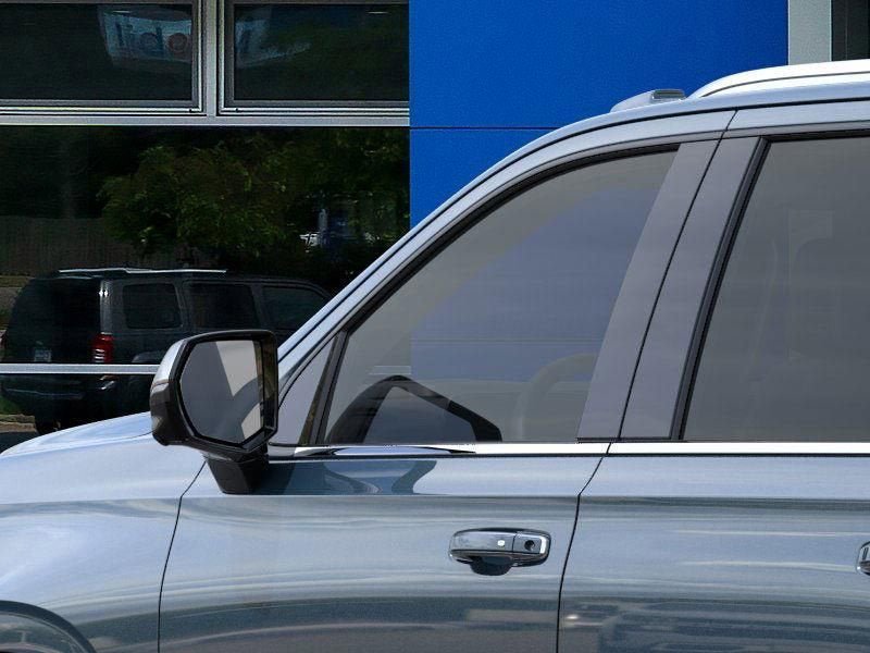 New 2025 Chevrolet Suburban Premier AWD/4WD image 12