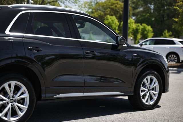 Certified 2025 Audi Q3 2.0T Premium w/ Convenience Package AWD/4WD image 7