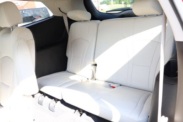 Used 2023 Buick Enclave Essence w/ Experience Buick Package AWD/4WD image 23