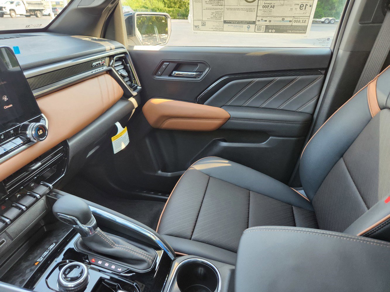 New 2026 GMC Canyon AT4 w/ Technology Plus Package image 8