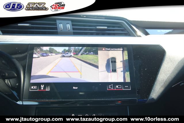 Used 2022 Audi e-tron Premium Plus w/ Premium Plus Package AWD/4WD image 24