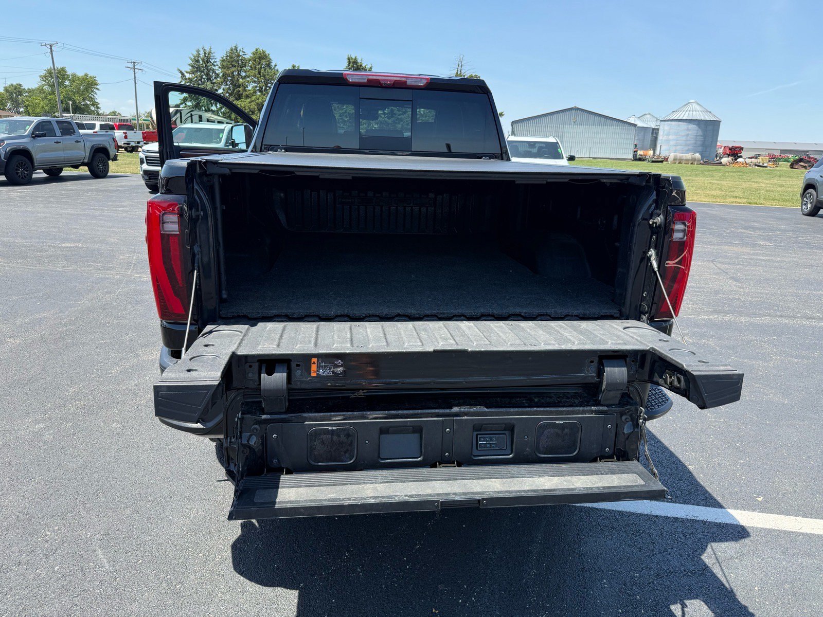 Used 2024 GMC Sierra 2500 Denali Ultimate AWD/4WD image 24