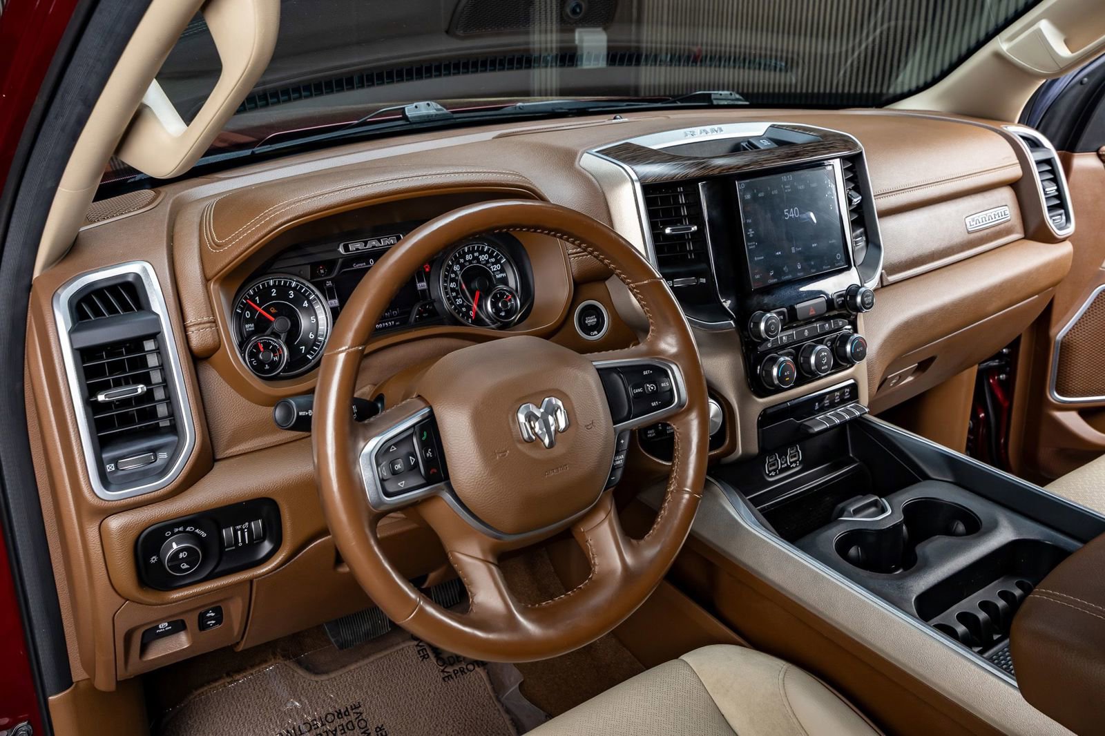 Used 2020 RAM 1500 Laramie AWD/4WD image 17